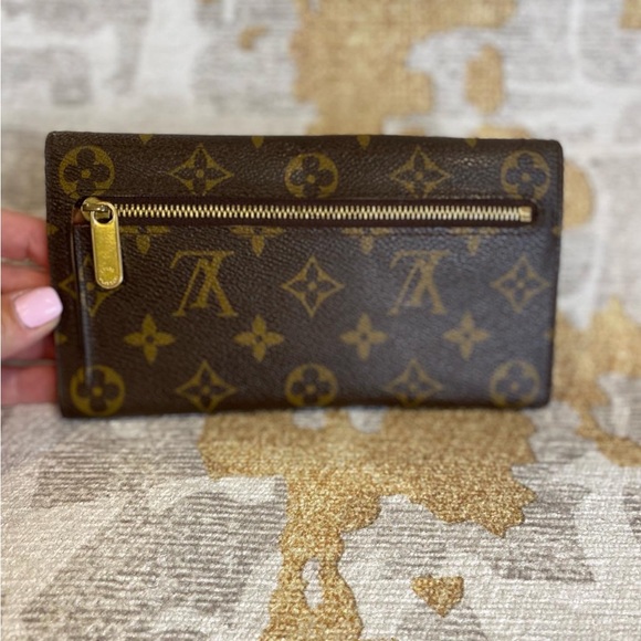 Louis Vuitton Monogram Eugenie Wallet - Picture 4 of 8